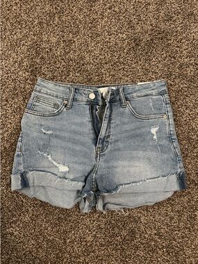 H&M high waisted stretchy jean shorts